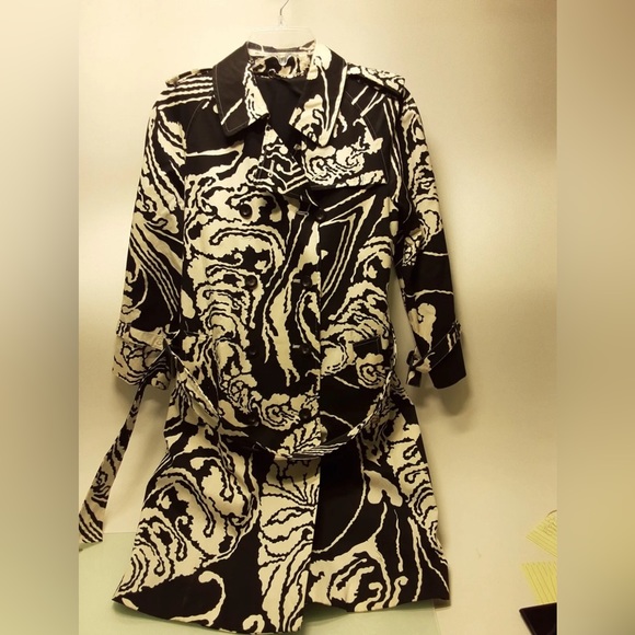 Gucci Jackets & Blazers - GUCCI Trench Coat Black And White Size 38 With Belt Rack 2